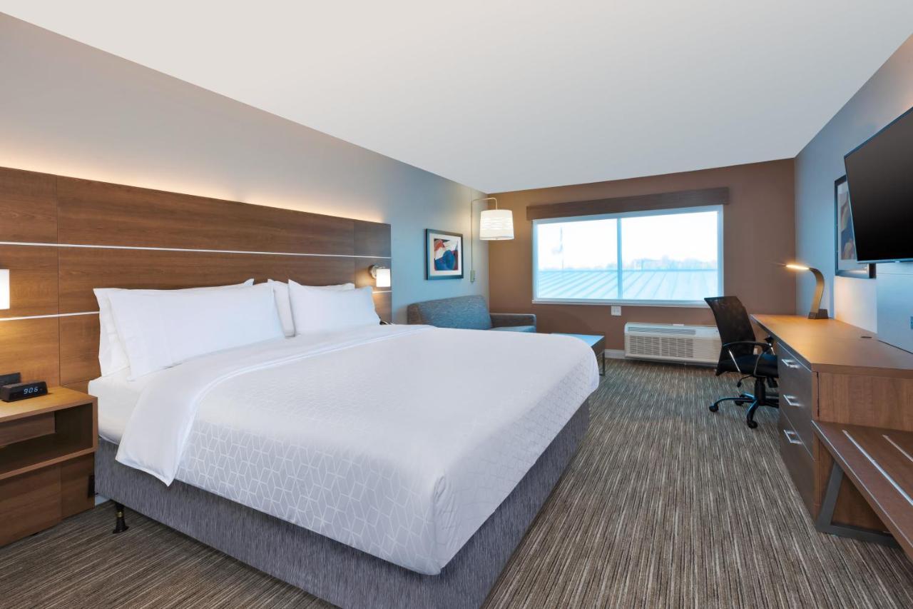 Holiday Inn Express & Suites - Cedar Springs - Grand Rapids N By Ihg Экстерьер фото