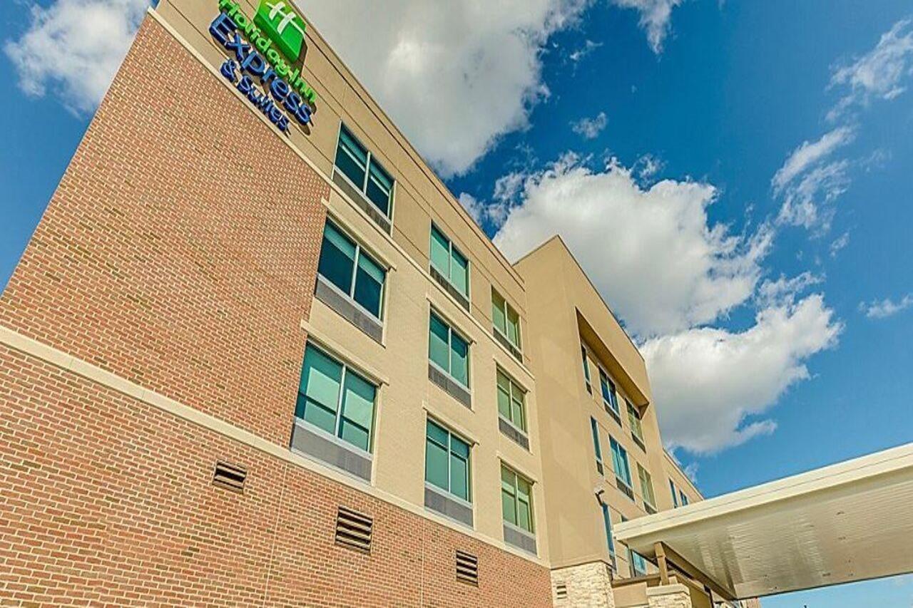 Holiday Inn Express & Suites - Cedar Springs - Grand Rapids N By Ihg Экстерьер фото